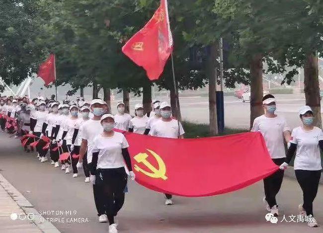 探索世界,趣味问答,尽在孙艺珍全身孕照首曝光,挺巨肚参加婚礼,是否有透露何时生产?蜗牛问答平台